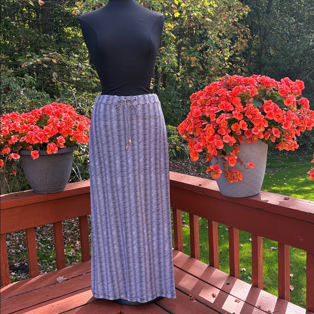 Michael Kors Black and White Patterned Garment-excellent condition, no flaws